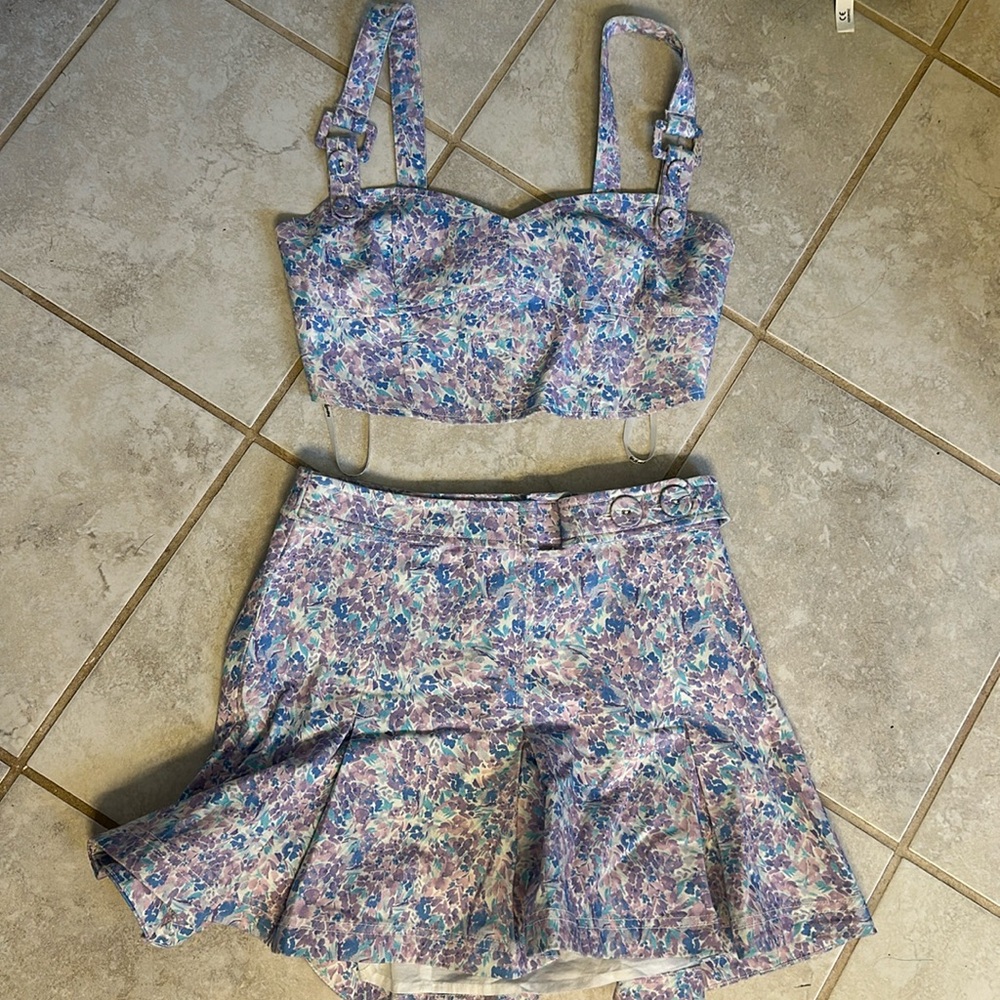 For love and lemons, adorable two piece floral set Sm